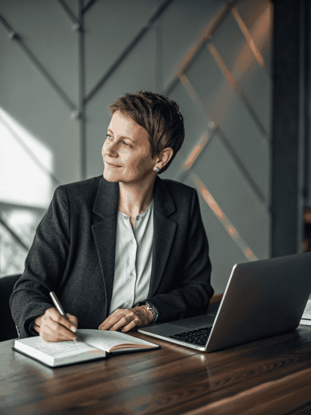 Portrait of Amanda Foster, UX/UI DESIGNER